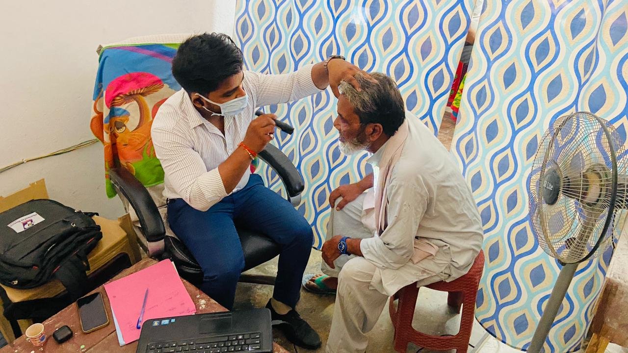 निशुल्क नेत्र प्रशिक्षण एवं ऑपरेशन शिविर का किया गया  आयोजन