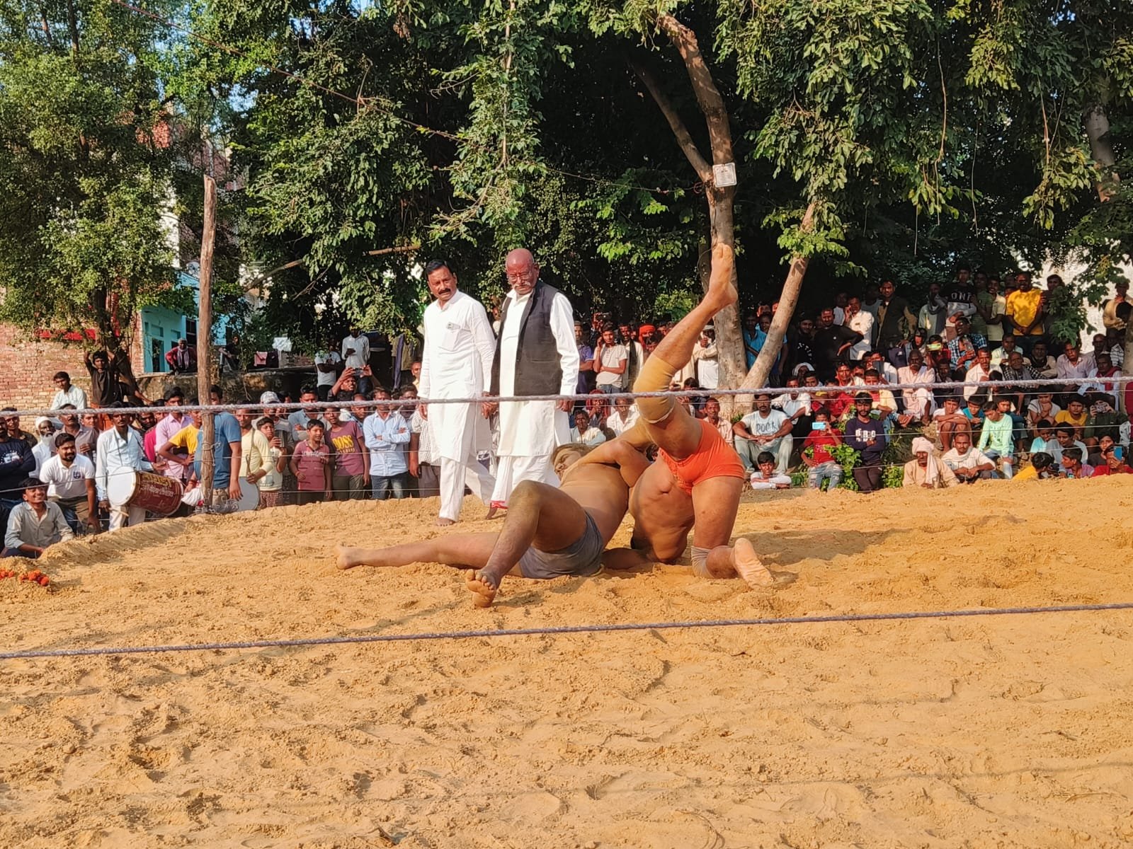 रायबरेली-रामलीला मैदान में विशाल दंगल का किया गया आयोजन...