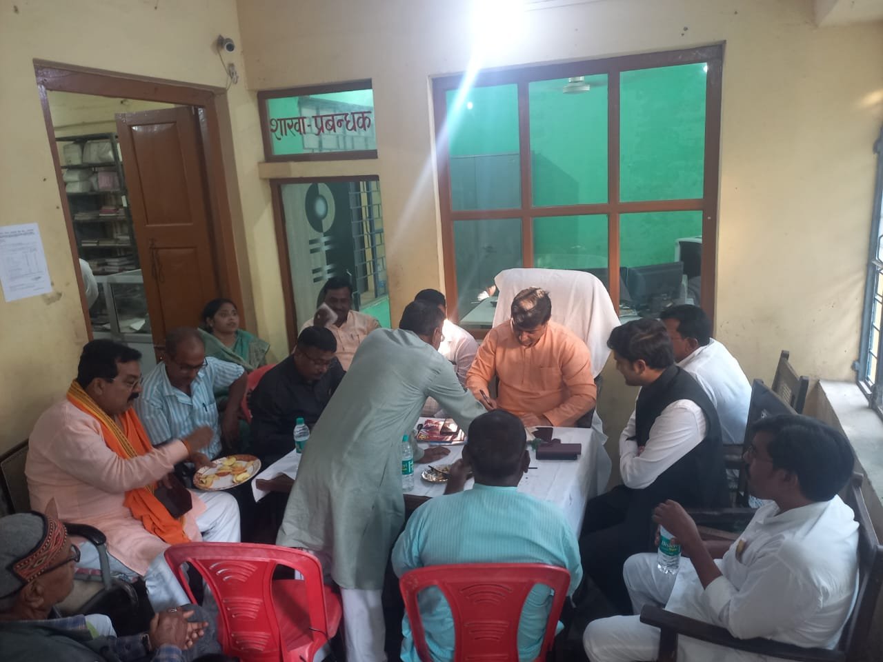 रायबरेली-सहकार समृद्धि योजना के अन्तर्गत चेयरमैन ने बैंक में किया गया जागरुक कार्यक्रम,,,,