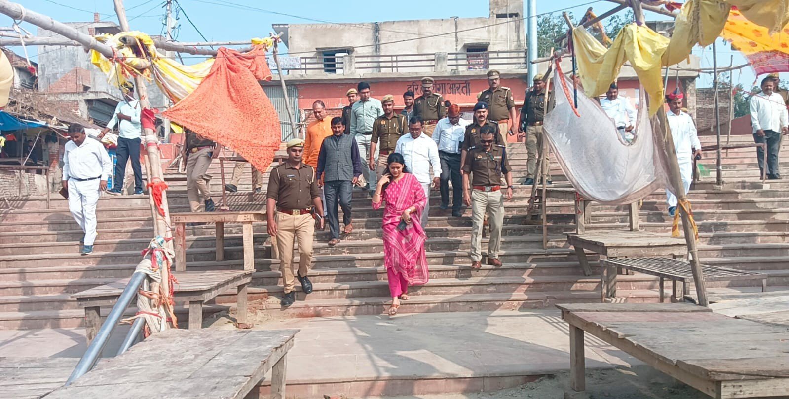 Raibareli-जिलाधिकारी  ने डलमऊ मेले की तैयारियों  का लिया जायजा