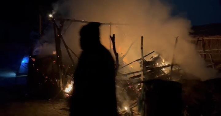 रायबरेली-संदिग्ध परिस्थितियों में छप्पर में आग.....