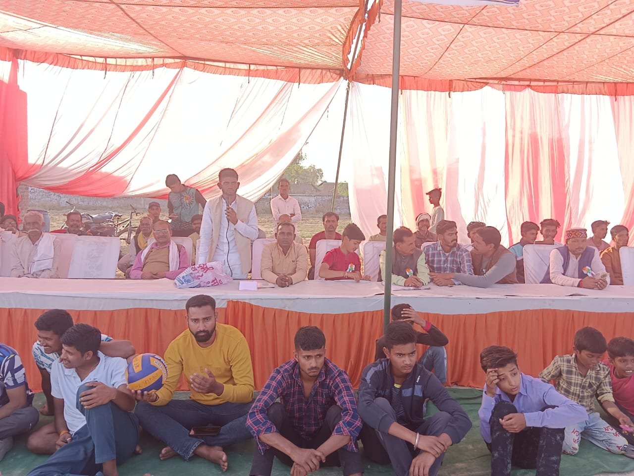 Raibareli-सूबेदार स्वर्गीय गंगाधर यादव स्मारक के द्वारा वॉलीबॉल प्रतियोगिता का हुआ आयोजन