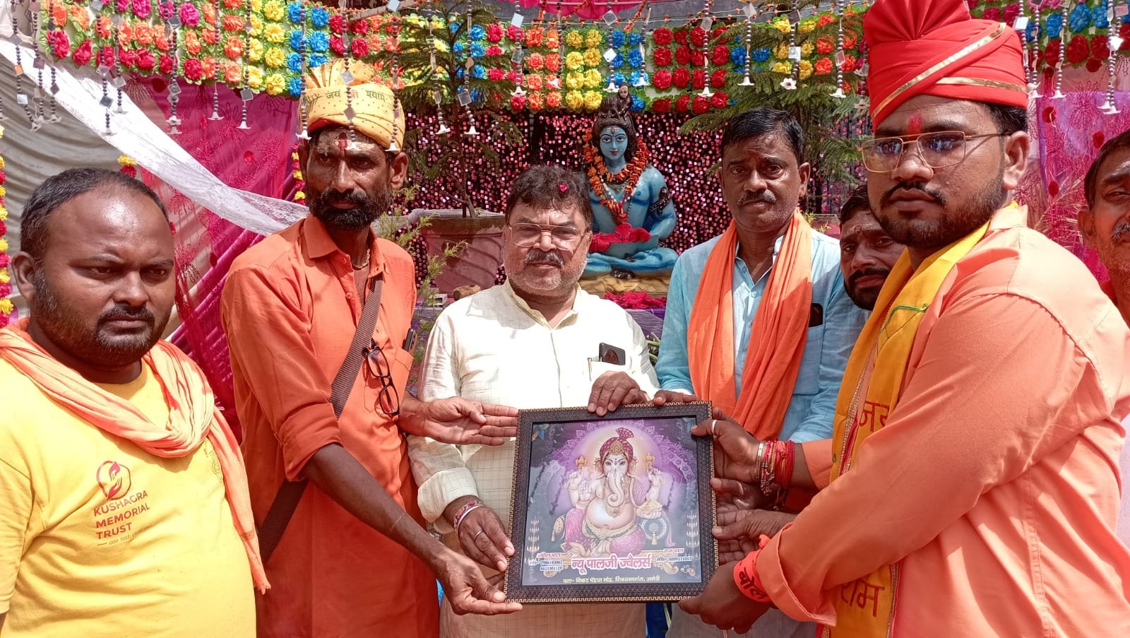 रायबरेली-मऊ गांव में शिव शक्ति कांवरिया संघ द्वारा किया गया विशाल भंडारे का आयोजन