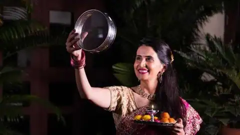 ऑफिस जाने वाली महिलाएं करवाचौथ का व्रत रखने के लिए अपनाएं ये टिप्स, नहीं होगी कोई परेशानी