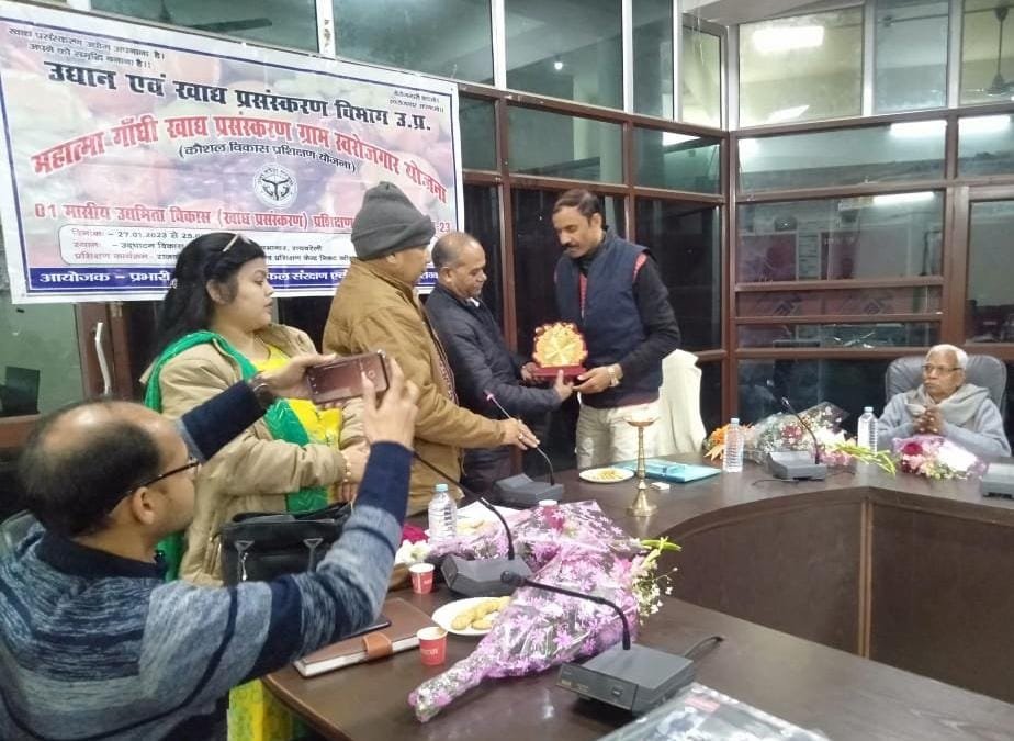 Raibareli-ग्राम स्वरोजगार खाद्य प्रसंस्करण योजनान्तर्गत एक मासीय उद्यमिता विकास खाद्य प्रसंस्करण प्रशिक्षण का शुभारम्भ