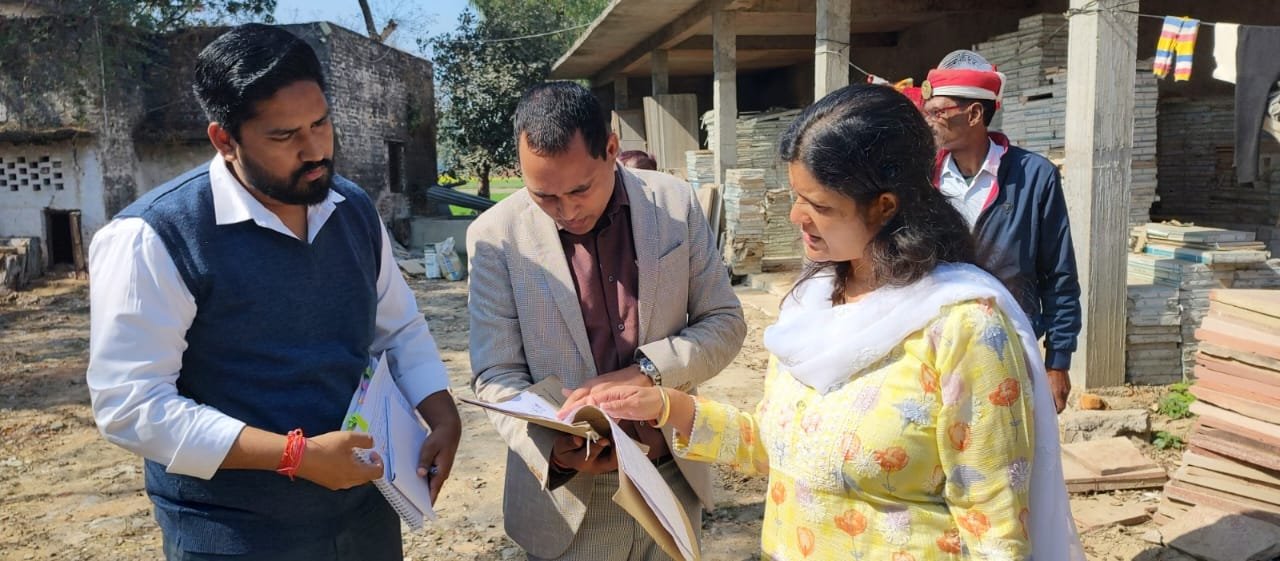 Raibareli-डीएम माला श्रीवास्तव ने 3 बड़े बैनामा में पकड़ी 23 लाख 50 हजार से अधिक की स्टांप चोरी, 