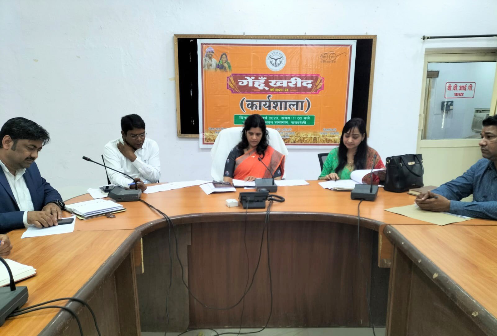 Raibareli-गेहूँ क्रय केन्द्रों पर प्रभावी तरीके खरीदारी करने की व्यवस्थाए रखे दुरुस्त: माला श्रीवास्तव