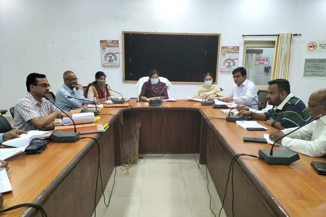 Raibareli-डीएम की अध्यक्षता में उद्योग बन्धु की बैठक सम्पन्न