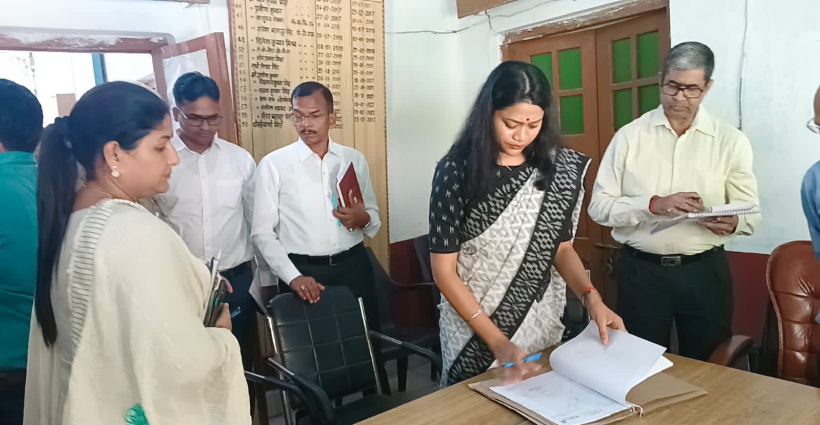 Raibareli-डीएम के निरीक्षण से मचा हड़कम्प