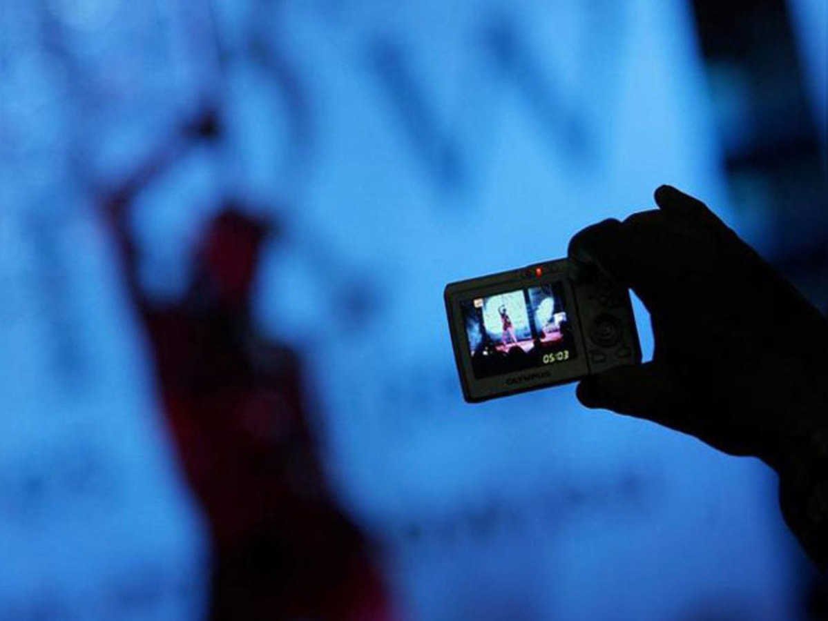 यूपी-वो करेंगी आपको Video Call, फिर बनाएंगी शिकार