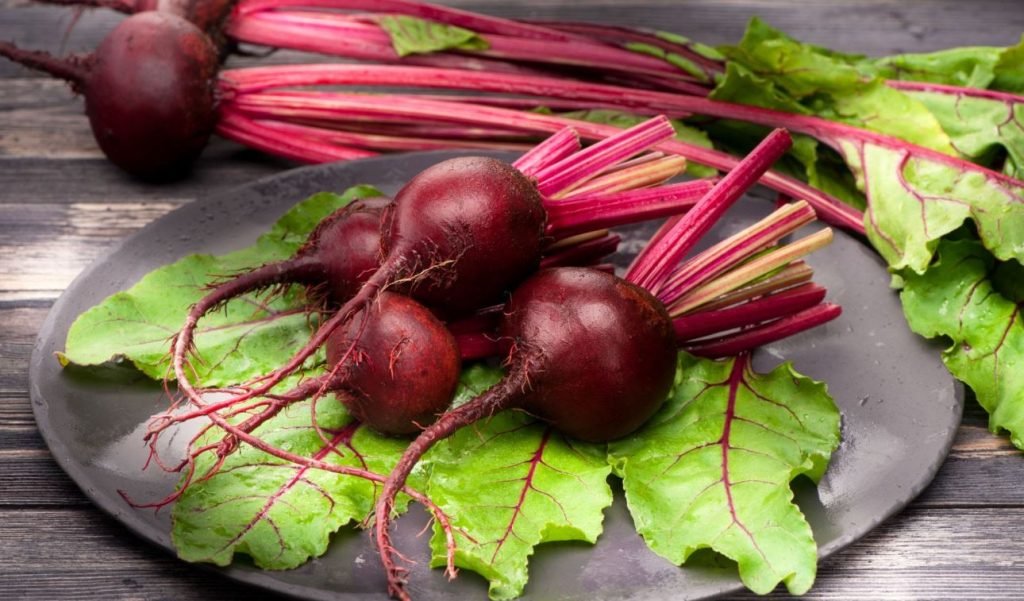 स्वास्थ्य के लिए बेहद लाभकारी है चुकंदर, खून की कमी को करता है दूर, जाने इसके चमत्कारी रहस्य !