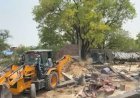 रायबरेली-तालाब की जमीन से हटवाया गया अवैध अतिक्रमण, ग्रामीणों ने लेखपाल पर लगाए गंभीर आरोप