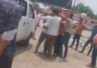 रायबरेली: पुलिस बूथ के सामने दबंगों की गुंडई, बीच सड़क पर मारपीट का वीडियो वायरल