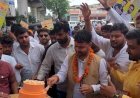 रायबरेली भाजयुमो प्रदेश अध्यक्ष का जनपद प्रथम आगमन पर हुआ जोरदार स्वागत, केक काटकर मनाया गया जन्मदिवस