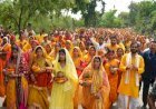 रायबरेली में निकली भव्य कलश यात्रा, हजारों श्रद्धालुओं ने लिया हिस्सा, हेलीकॉप्टर से हुई पुष्पवर्षा