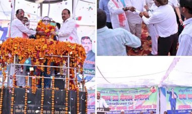 रायबरेली-उद्यान मंत्री ने बाबा साहब डॉ. भीमराव आंबेडकर की प्रतिमा पर माल्यार्पण कर किया नमन