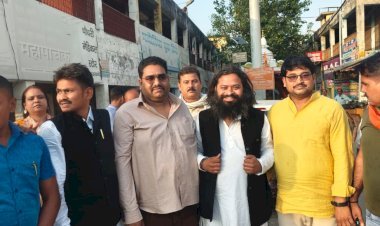 रायबरेली-बंगाल में भाजपा की ऐतिहासिक जीत का जश्न, कार्यकर्ताओं ने बांटी मिठाई