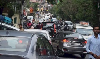 नैनीताल-मसूरी में उमड़ा 'मैदान', हिमाचल में भी भीषण ट्रैफिक जाम छुड़ा रहा पर्यटकों के पसीने