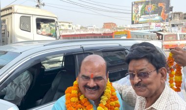 रायबरेली-शिक्षक विधायक का कस्बे के मुख्य चौराहे पर हुआ भव्य स्वागत
