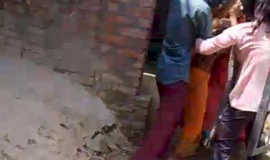रायबरेली: पुलिस के सामने महिला की बेरहमी से पिटाई, वीडियो वायरल