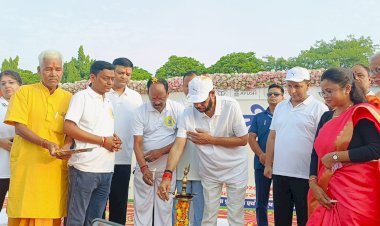 योग को जीवनशैली बनाकर स्वस्थ एवं सशक्त भारत के निर्माण में करें योगदान – मनोज कुमार पाण्डेय