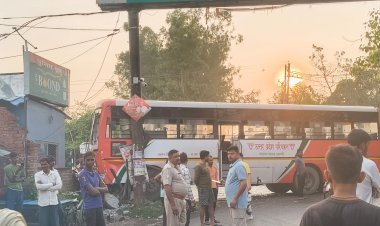 रायबरेली अनियंत्रित रोडवेज बस ने ट्रक व ओमनी कार में मारी टक्कर, तीन यात्री मामूली रूप से घायल