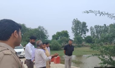 रायबरेली-एडीएम ने डलमऊ के बाढ़ प्रभावित क्षेत्रों का किया स्थलीय निरीक्षण*
