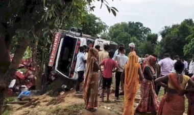 रायबरेली-तेज रफ्तार ट्रक की टक्कर से ई-रिक्शा चकनाचूर, हाईवे पर पलटा ट्रक; दो घायल