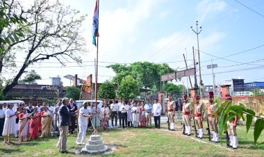 रायबरेली-स्वतंत्रता दिवस के अवसर पर ए0डी0आर0 सेन्टर में जिला जज ने किया ध्वजारोहण*