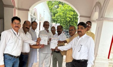 रायबरेली भारतीय मजदूर संघ ने 11 सूत्रीय मांगों को लेकर प्रधानमंत्री एवं मुख्यमंत्री के नाम डीएम को सौंपा ज्ञापन