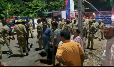 रायबरेली जेल के बाहर आरपी यादव के समर्थकों का जमावड़ा, लगाए जिंदाबाद के नारे