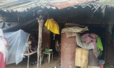 रायबरेली बारिश से कच्चा मकान भरभरा कर गिरा, बाल-बाल बचा परिवार
