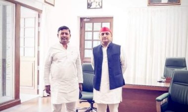 रायबरेली में विवादित होल्डिंग से सियासी हलचल, सपा जिलाध्यक्ष को लेकर लगाए गए पोस्टर पर चर्चा