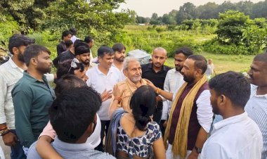 रायबरेली-हादसे के बीच मददगार बने पूर्व विधायक धीरेंद्र बहादुर सिंह,कार में फंसे लोगों को सुरक्षित निकलवाया