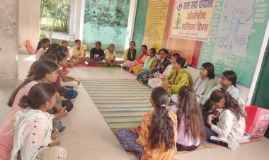 अंतर्राष्ट्रीय बालिका दिवस पर बालिकाओं ने भरी सपनों की उड़ान, पेड़ की शाखाओं पर उकेरीं भविष्य की आकांक्षाए