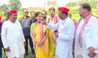 रायबरेली पहुंचीं सपा प्रत्याशी कांति सिंह, स्नातक MLC चुनाव को लेकर की बैठक