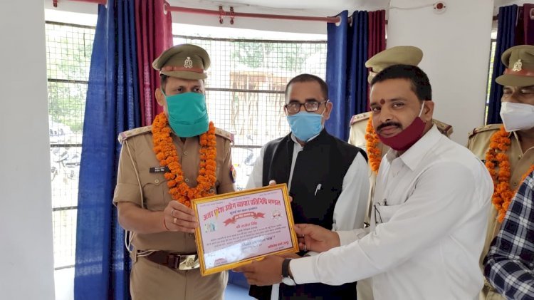 रायबरेली-उत्तर प्रदेश उद्योग व्यापार प्रतिनिधि मंडल इकाई ने सम्मान पत्र से किया सम्मानित