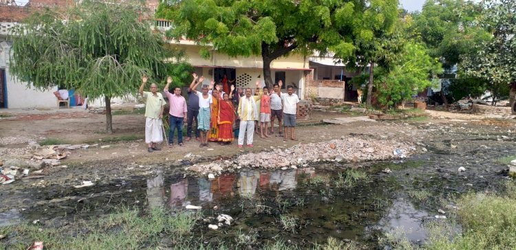 रायबरेली-जलनिकासी की समस्या का निस्तारण नहीं करवा पा रही है नगर पंचायत लालगंज*