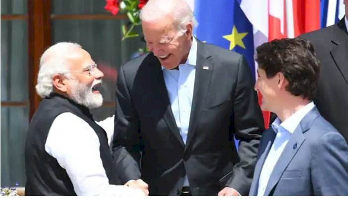 G-7 सम्मिट में यूपी प्रोडक्ट्स का जलवा, PM मोदी ने US प्रेसिडेंट को गिफ्ट की बनारस की मीनाकारी…