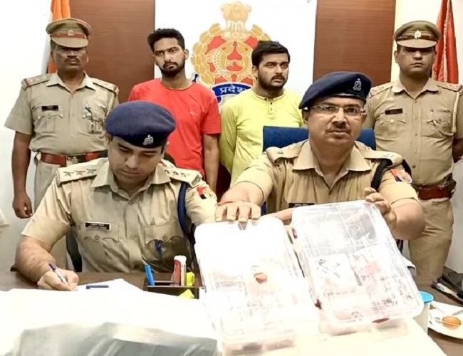 पुलिस ने पकड़ा फर्जी टेलीफोन एक्सचेंज, 2 आरोपी गिरफ्तार, इंटरनेशनल कॉल को लोकल में करते थे ट्रांसफर