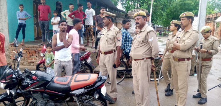 Raibareli-थानाध्यक्ष की अगुवाई में सरेनी पुलिस टीम ने की पैदल गश्त*