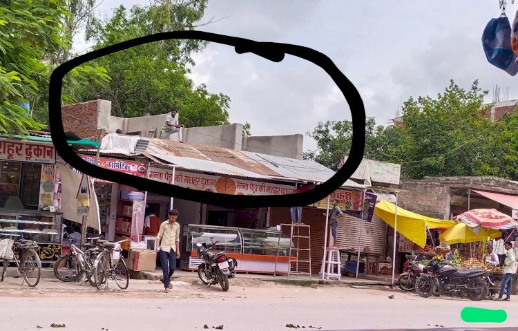 Raibareli-आखिर किसके कहने पर आवंटित दुकानों पर नियमो को ताक पर रखकर दुकानों पर अवैध निर्माण कार्य जारी