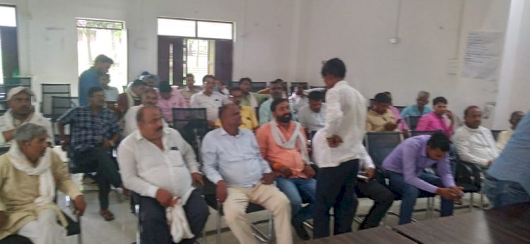 Raibareli-विकास खंड सभागार में प्रधानों ने की बैठक*