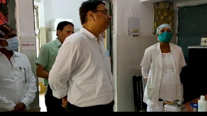 Raibareli-अपर स्वास्थ्य सचिव ने सीएचसी का औचक निरीक्षण,,