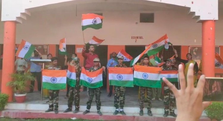 Raibareli-दुर्गा इंटरमीडिएट कॉलेज में धूमधाम से मनाया गया आजादी का अमृत महोत्सव।*