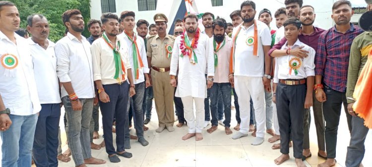 Raibareli-समाजसेवी अजय प्रताप सिंह के नेतृत्व में निकाली गई तिरंगा यात्रा*