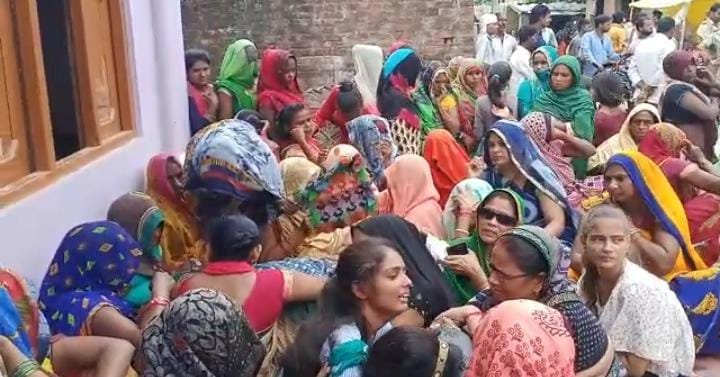 रायबरेली- आखिर क्यों पूर्व ग्राम प्रधान के भाई ने खुद को मारी गोली,,,