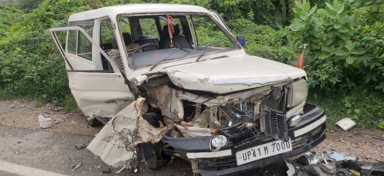 रायबरेली- स्विफ्ट वा क्वालिस की टक्कर से कार सवार पांच लोग घायल,दो की हालत नाजुक,,