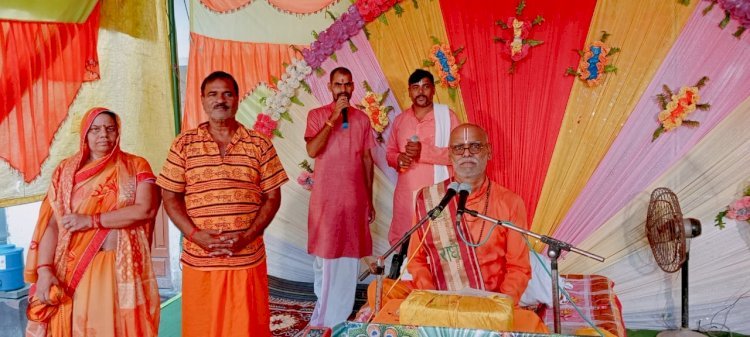 Raibareli-जब कोई भगवान को न पाकर विरह में होता है तो श्रीकृष्ण उस पर अनुग्रह करते हैं,उसे दर्शन देते हैं : आचार्य शिव प्रसाद शुक्ल*