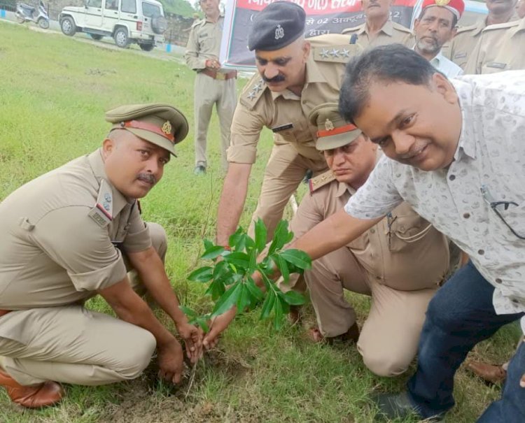 रायबरेली-पर्यावरण व जल संरक्षण को लेकर एसडीएम नें किया पौधा रोपित किया,,,